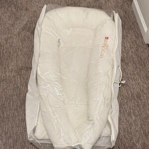 DockATot Grand - White